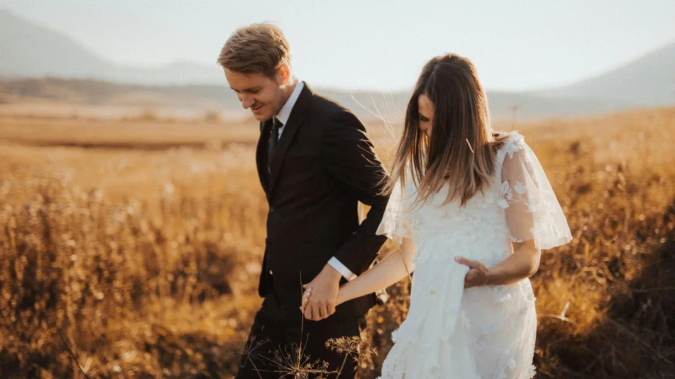 Eine emotionale Begegnung bei einer Hochzeit